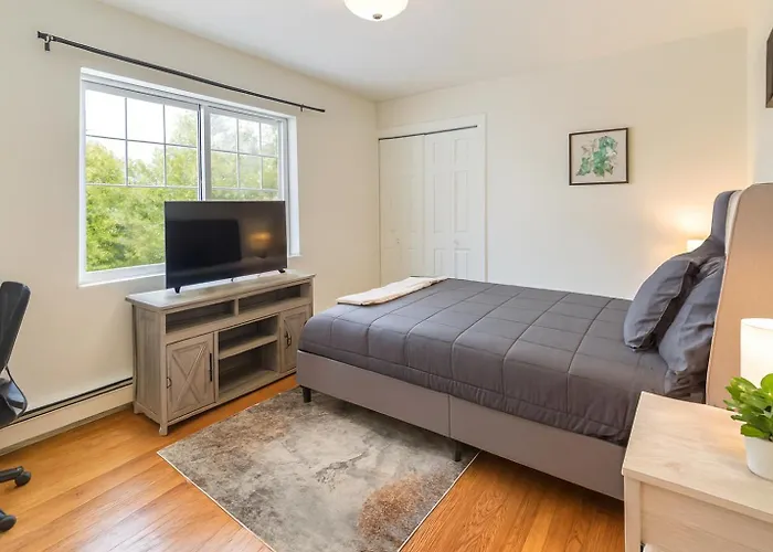 Bright 2br Near Ohare, Comfortable, Cozy Apartment Des Plaines