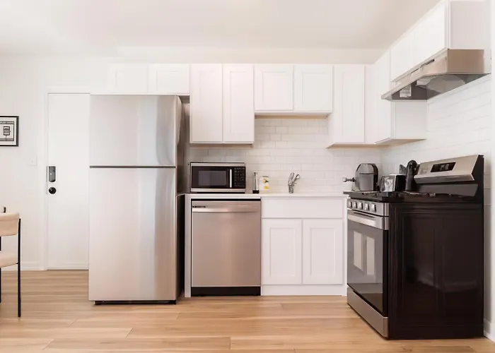 Apartment Bright 2br Near Ohare, Comfortable, Cozy