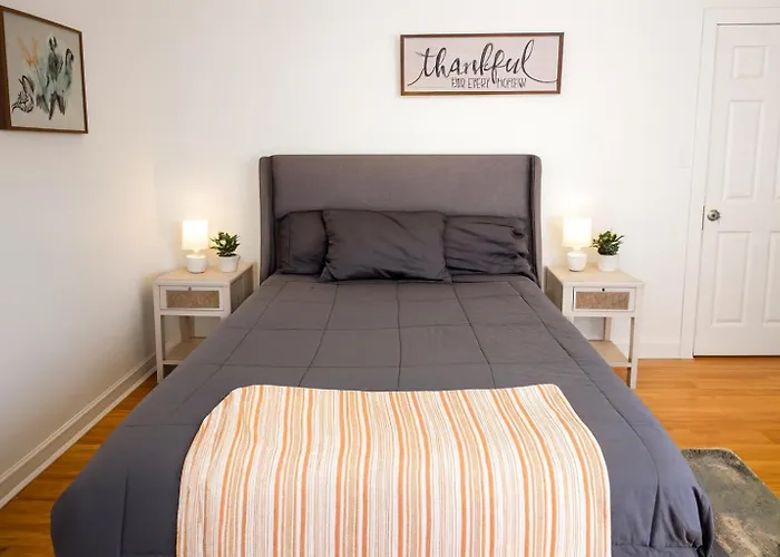 Bright 2br Near Ohare, Comfortable, Cozy * Des Plaines