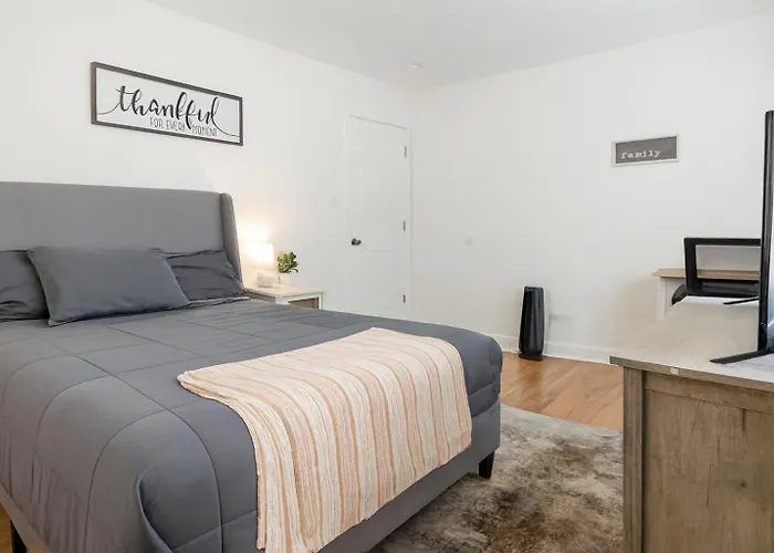 Apartment Bright 2br Near Ohare, Comfortable, Cozy Des Plaines